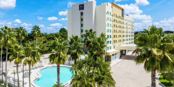 Orlando: New Hotel in Lake Buena Vista with Car Hire
