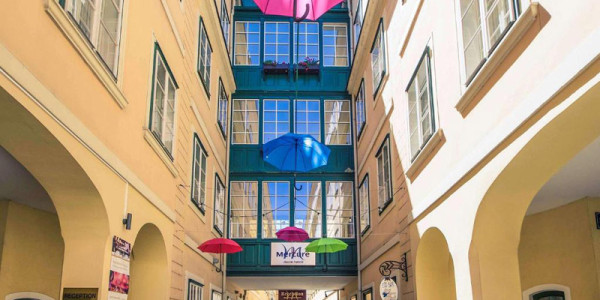 Vienna: Short Stay with Hard Rock Cafe Meal - from £179pp